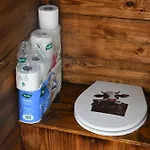 02 Jurta Hneda V Jablecnem Sadu Chotetice