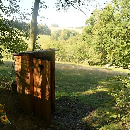 02 Jurta Hnědá V Jablečném Sadu